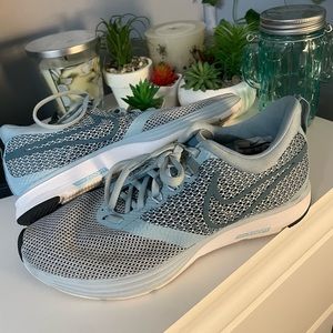 BLUE NIKE ZOOM STRIKE✅